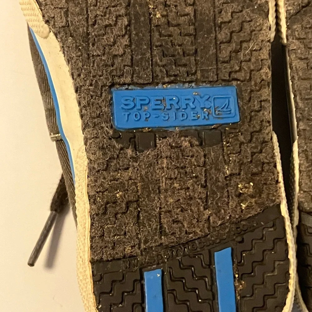 Sperry boys boat shoes size 8.5 Halyard
